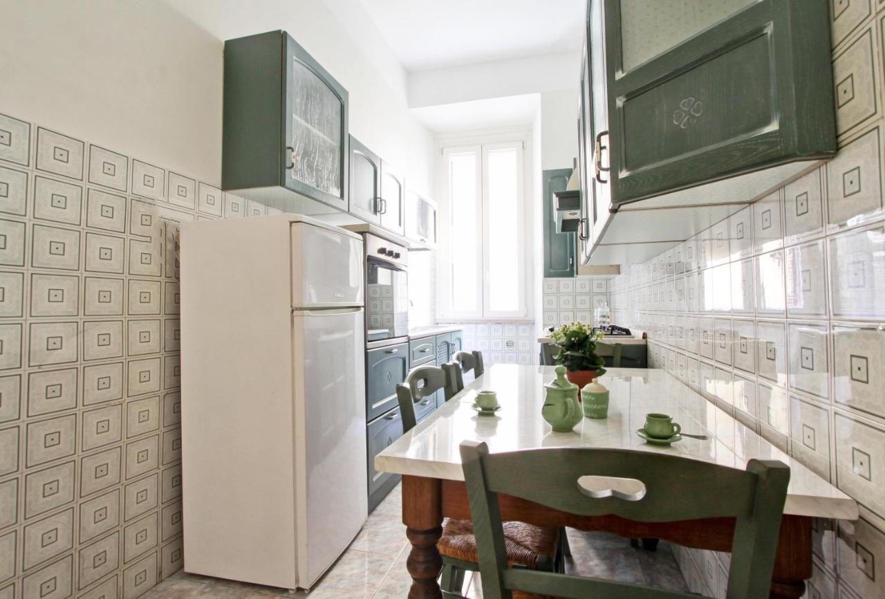 Roman Apartment *