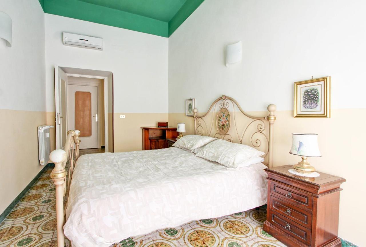 Roman Apartment *